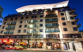 Majestic Roof Garden Hotel Adelaide 4*